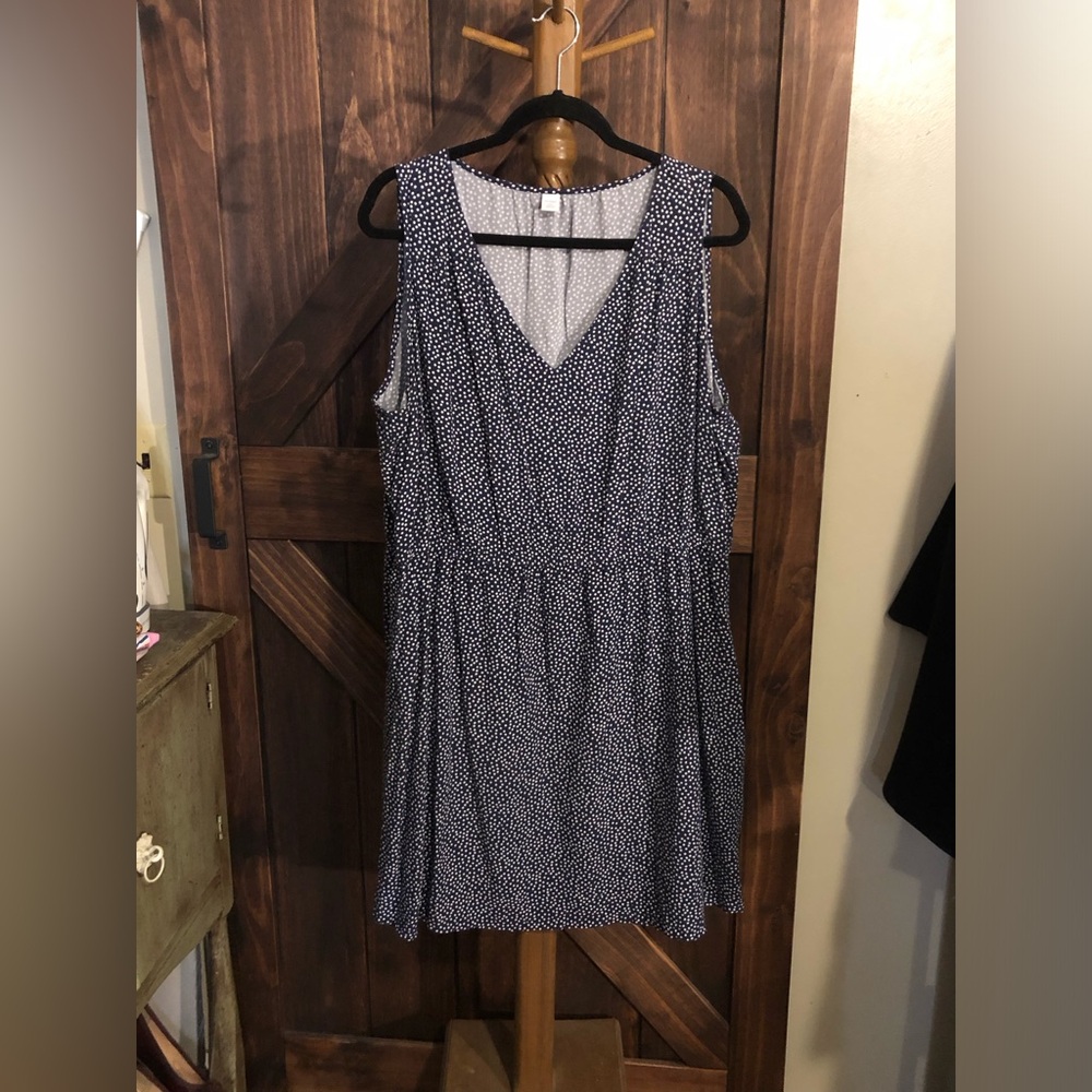 Old Navy Navy and White Polka Dot Sleeveless V-Neck Midi Dress